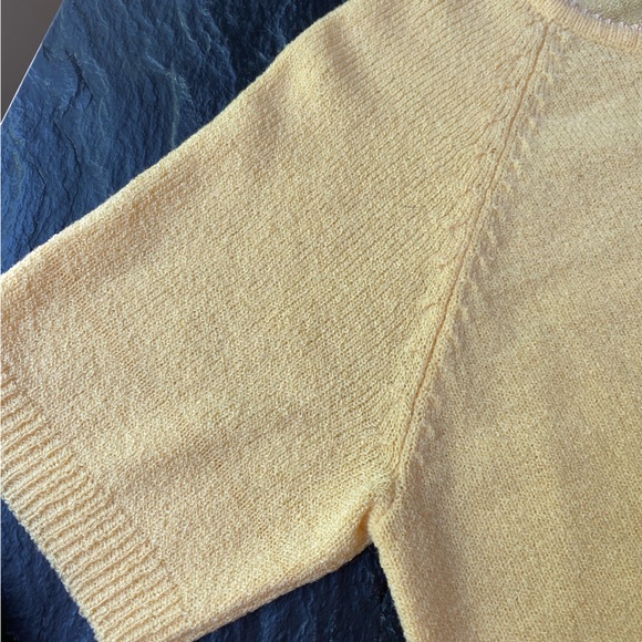 White Stag short sleeve yellow sweater - Picture 6 of 10